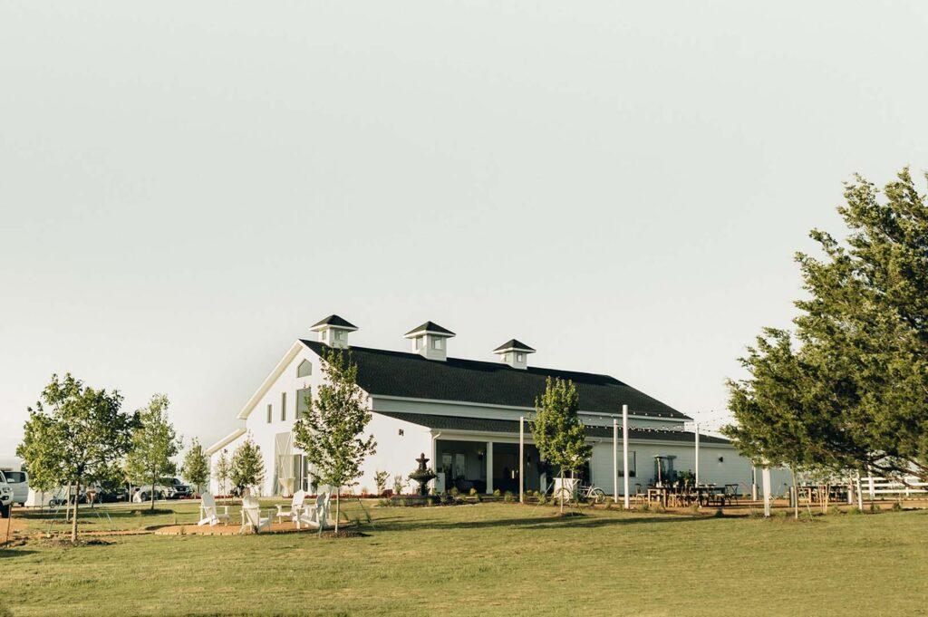 TEXAS BARN WEDDING The Cinnamon Barn